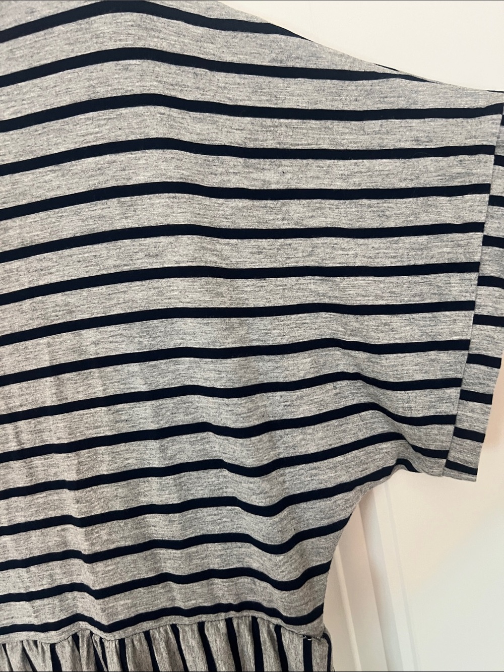 Suzanne Betro Women’s Gray with Black Stripes Short Sleeve Midi Dress Sz XL - Picture 4 of 15